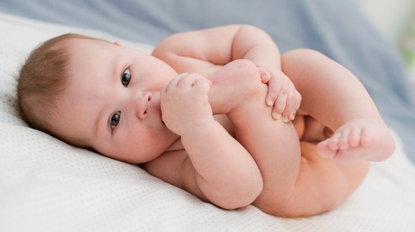 Alerta Aos Engasgos Do Bebê Durante A Amamentação